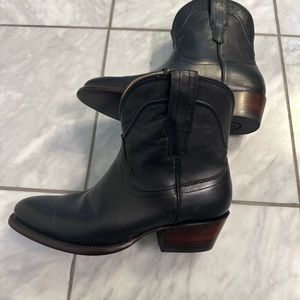 Tecovas black booties 7.5